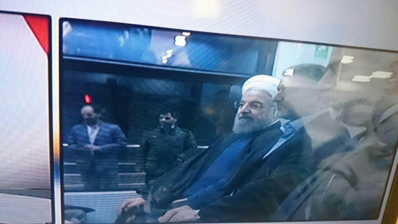 حضور رئیس جمهور در مشهد و قطاری که سیاست می برد!