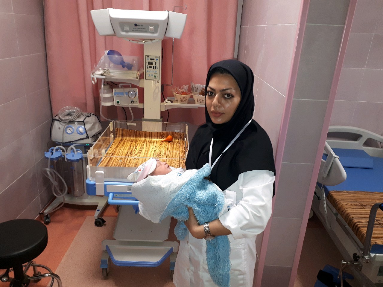 افتتاح بخش زایمان بیمارستان باشت توسط یک نوزاد خارجی ! + تصویر