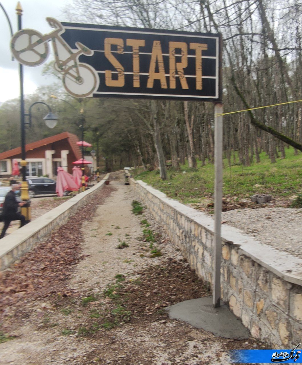بازدید مسئولین شهرستانی از روند تکمیل پیست دوچرخه‌سواری نکا در پارک قرمرض