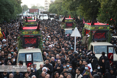 تشییع پیکر مطهر 5 شهید مدافع حرم در مشهد