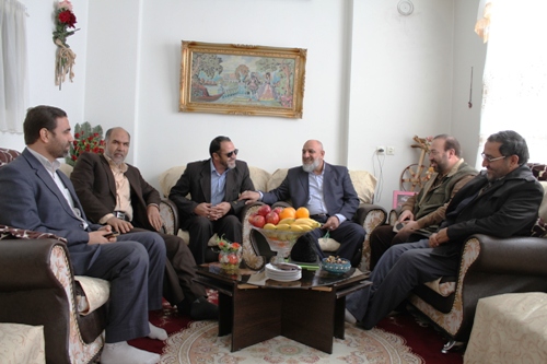 اعضاء ائتلاف اصولگرایان استان مرکزی با جانباز دفاع مقدس دیدار کردند اعضاء ائتلاف اصولگرایان استان مرکزی با جانباز دفاع مقدس دیدار کردند