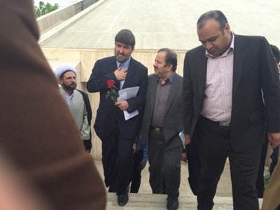 علی مطهری با گل از دانشگاه مشهد رفت