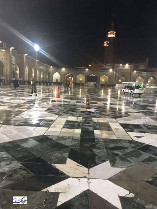 ژنراتورهای برق اضطراری حرم رضوی جواب داد/ پرچم گنبد رضوی و میله خمیده آن امروز تعویض می&zwnj;شود / تداعی لحظه سال تحویل در حرم ثامن&zwnj;الحجج(ع)