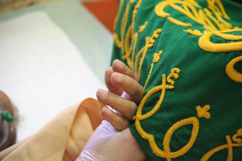 گزارش تصویری عیادت خادمین حرم مطهر رضوی از بیماران بیمارستان های اراک