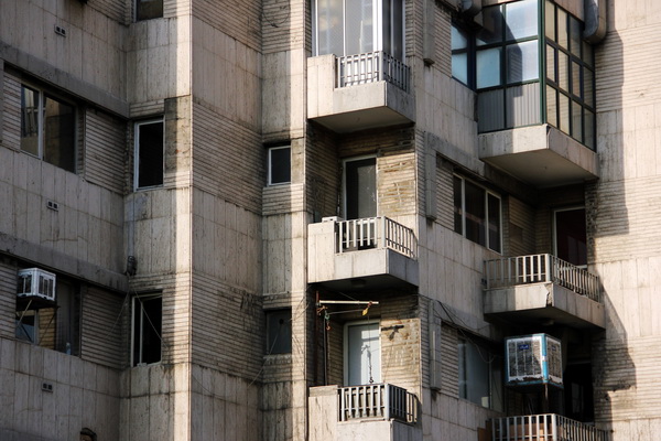 نازیبایی در معماری تهران