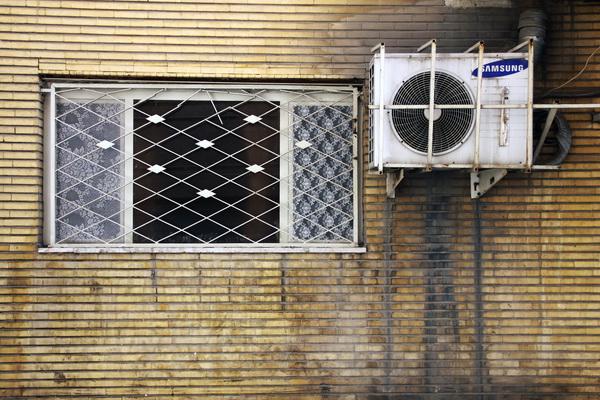 نازیبایی در معماری تهران