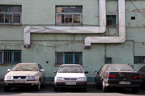 نازیبایی در معماری تهران