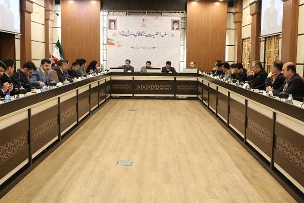 گزارش تصویری نشست مشترک احزاب  اصلاح طلب واعتدال گرا با استاندار خوزستان شب گذشته شنبه در سالن شهید رجایی استانداری خوزستان&zwnj;