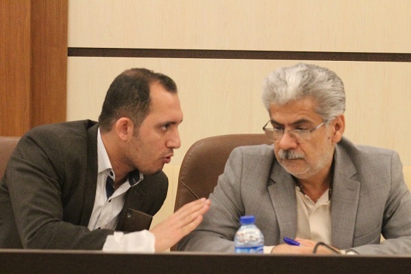 گزارش تصویری نشست مشترک احزاب  اصلاح طلب واعتدال گرا با استاندار خوزستان شب گذشته شنبه در سالن شهید رجایی استانداری خوزستان&zwnj;