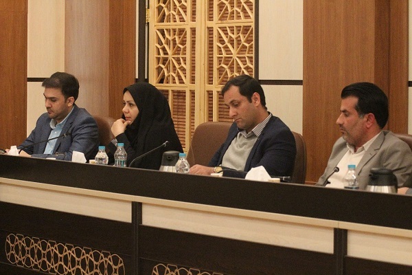 گزارش تصویری نشست مشترک احزاب  اصلاح طلب واعتدال گرا با استاندار خوزستان شب گذشته شنبه در سالن شهید رجایی استانداری خوزستان&zwnj;