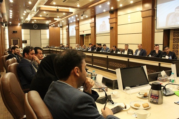 گزارش تصویری نشست مشترک احزاب  اصلاح طلب واعتدال گرا با استاندار خوزستان شب گذشته شنبه در سالن شهید رجایی استانداری خوزستان&zwnj;