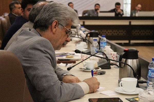 گزارش تصویری نشست مشترک احزاب  اصلاح طلب واعتدال گرا با استاندار خوزستان شب گذشته شنبه در سالن شهید رجایی استانداری خوزستان&zwnj;