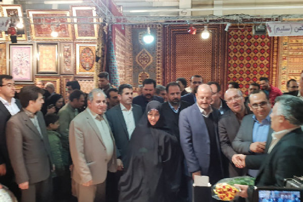صادرات فرش از مرز ۴۲۸ میلیون دلار گذشت صادرات فرش از مرز ۴۲۸ میلیون دلار گذشت