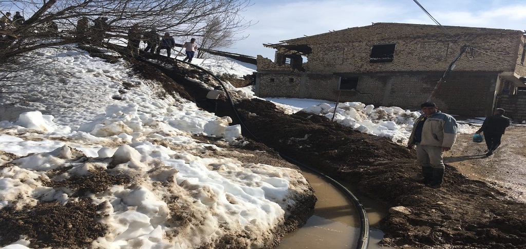 ایجاد خط جدید گاز پس از آسیب های وارد شده به تاسیسات گازرسانی کالپوش ایجاد خط جدید گاز پس از آسیب های وارد شده به تاسیسات گازرسانی کالپوش