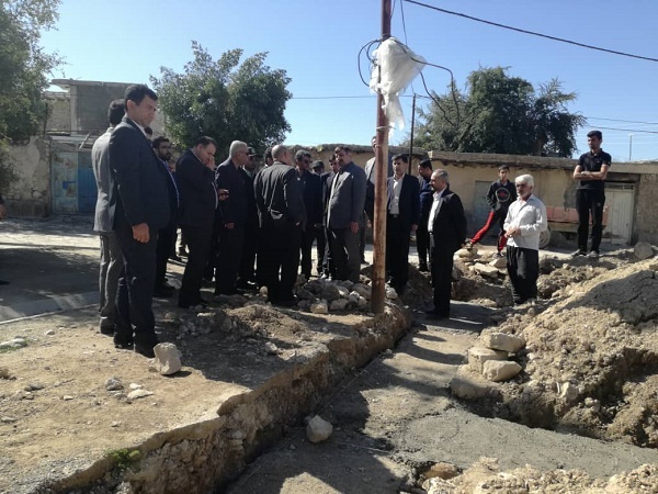 بازدید معاون استاندار و مدیر کل مدیریت بحران استان  از روند بازسازی و نوسازی منازل آسیب دیده از زلزله در منطقه گلگیر مسجد سلیمان