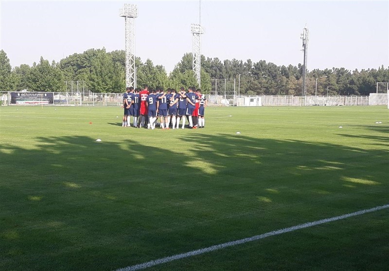 برگزاری نخستین تمرین تیم ملی زیر نظر ویلموتس/ آغاز تمرین با گل و تأکید روی پاسهای سرعتی برگزاری نخستین تمرین تیم ملی زیر نظر ویلموتس/ آغاز تمرین با گل و تأکید روی پاسهای سرعتی