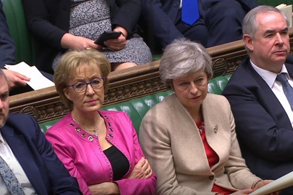 چرا «ترزا می» در مسیر استعفا قرار گرفته است؟