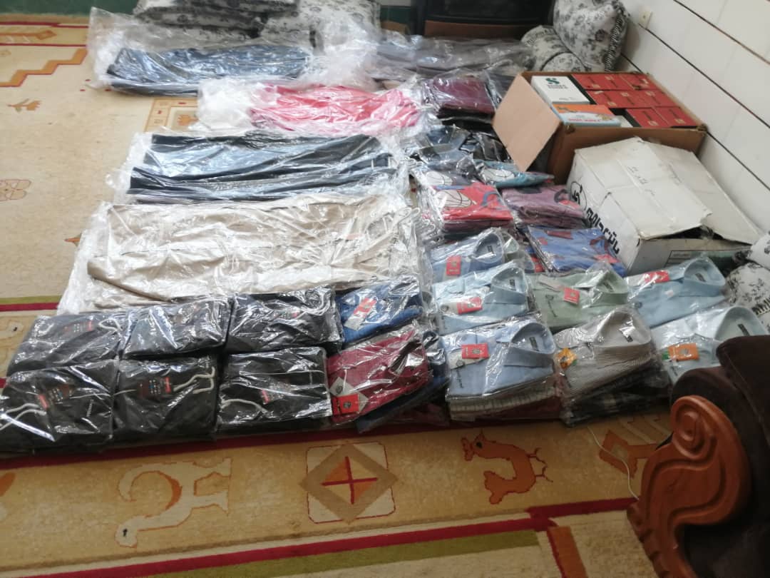 توزیع پوشاک به ارزش 200 میلیون تومان میان خانواده های کم بضاعت در لنده؛تصاویر توزیع پوشاک به ارزش 200 میلیون تومان میان خانواده های کم بضاعت در لنده؛تصاویر