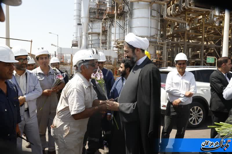 بازدید رییس نهاد نمایندگی مقام معظم رهبری در دانشگاه ها از پالایشگاه ستاره خلیج فارس بازدید رییس نهاد نمایندگی مقام معظم رهبری در دانشگاه ها از پالایشگاه ستاره خلیج فارس