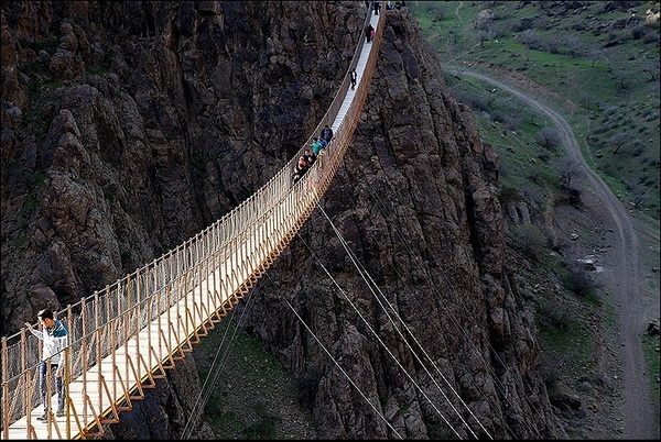 پل معلق خلخال سال آینده افتتاح میشود پل معلق خلخال سال آینده افتتاح میشود