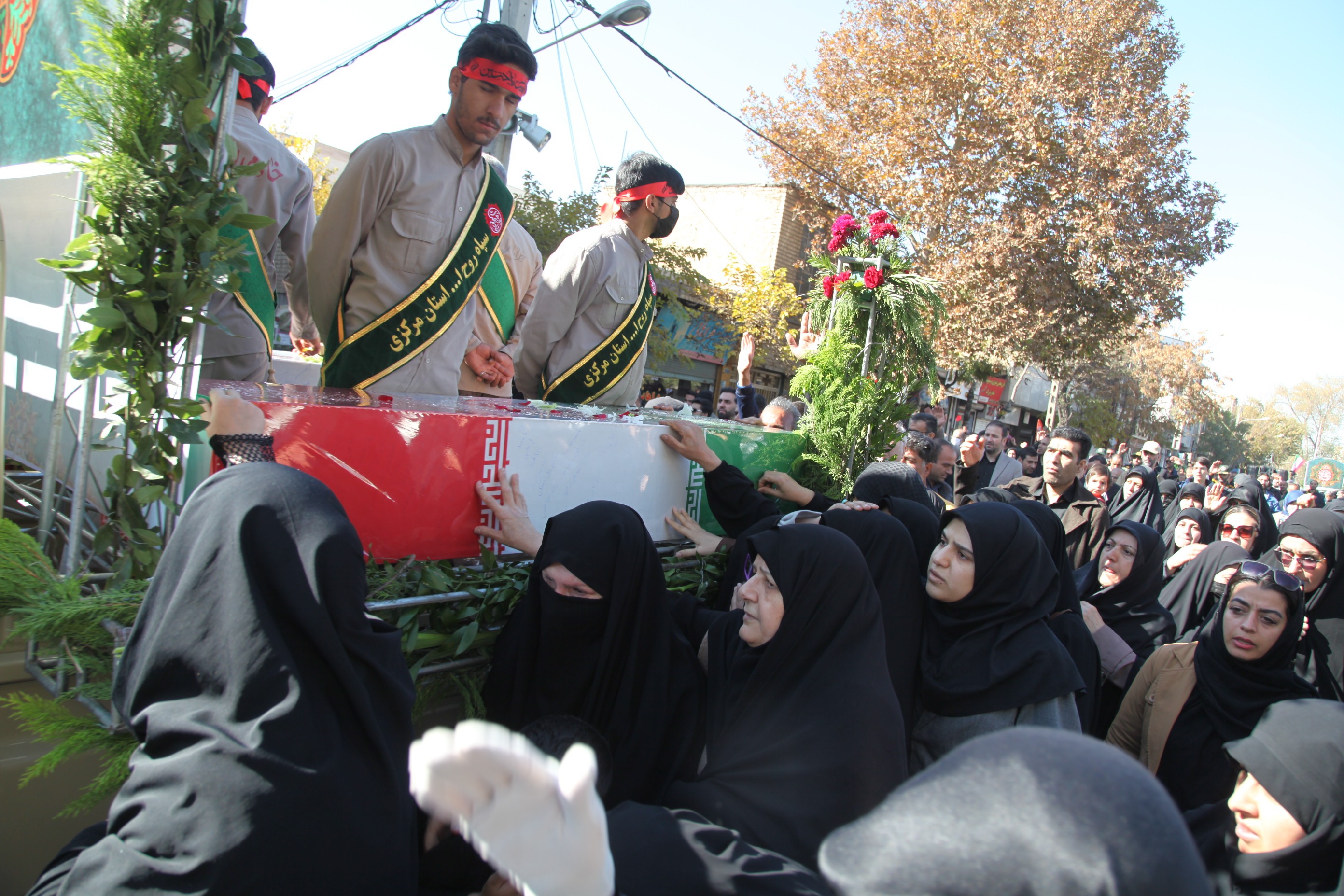 در سالروز شهادت حضرت فاطمه (س) پیکر شهدای گمنام میهمان مردم اراک