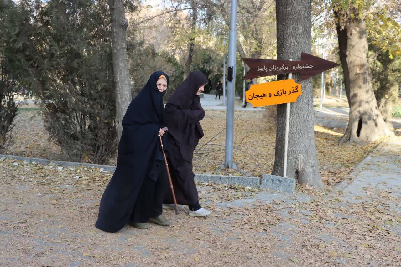 برگزاری سومین جشنواره پاییزی برگ‌ریزان هگمتانه، در همدان + عکس