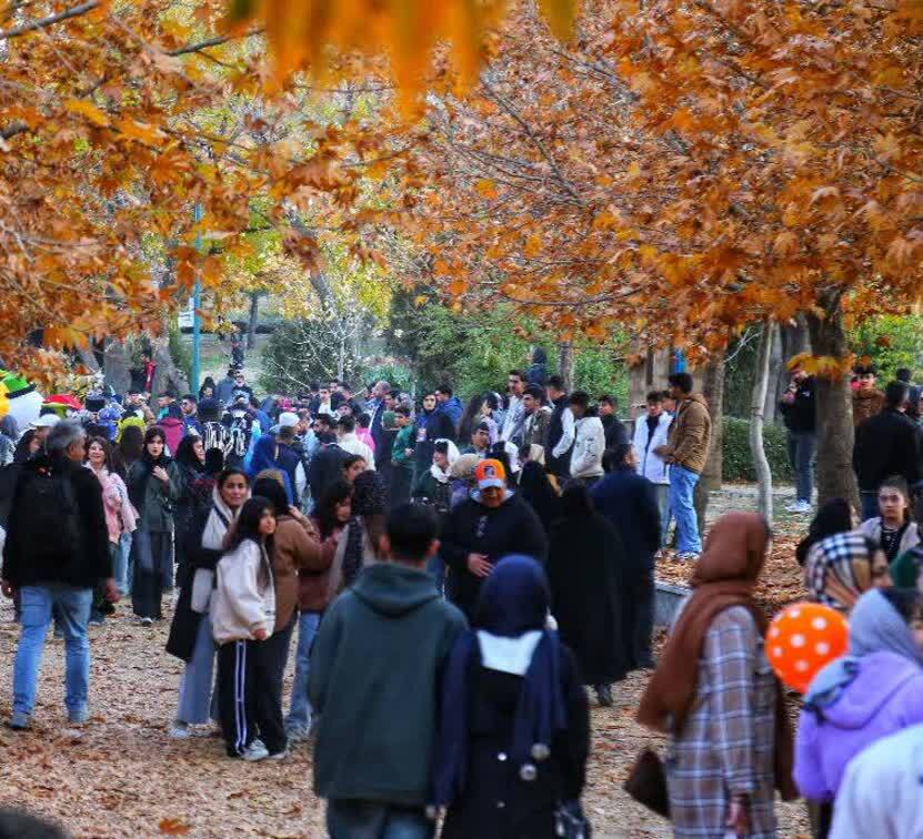 برگزاری سومین جشنواره پاییزی برگ‌ریزان هگمتانه، در همدان + عکس