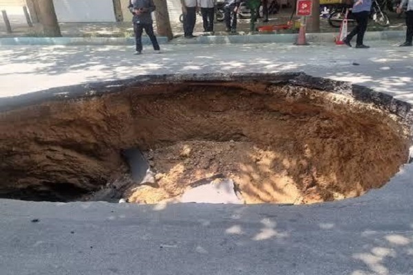 خیابان نشاط اصفهان فعلا مسدود است